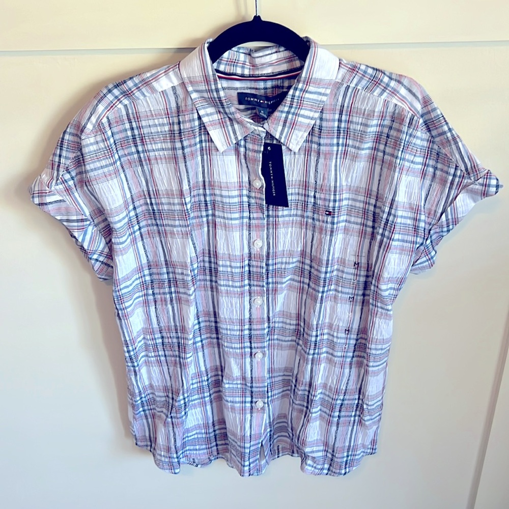 ✨NWT Tommy Hilfiger red, white, and blue camp shirt✨